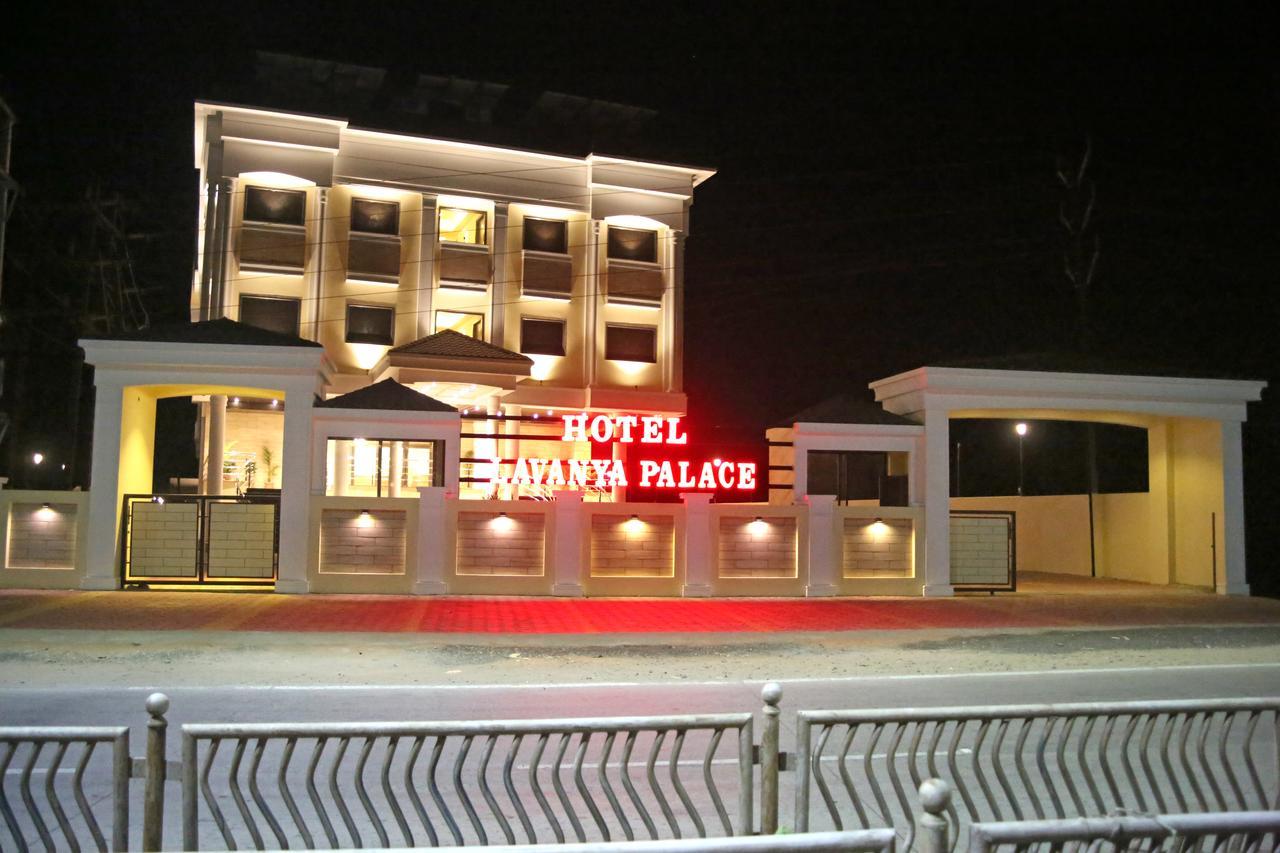 Hotel Lavanya Palace Ratlām Exterior foto