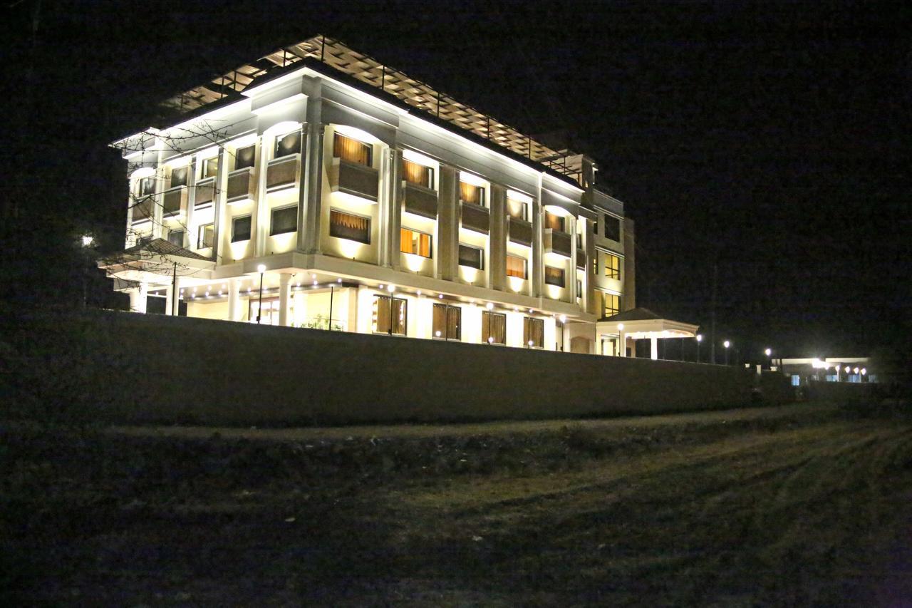 Hotel Lavanya Palace Ratlām Exterior foto